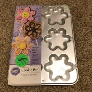 Wilton Kitchen - Set of 2 cookie treat pans Wilton Wilton Kitchen - Set of 2 cookie treat pans Wilton
